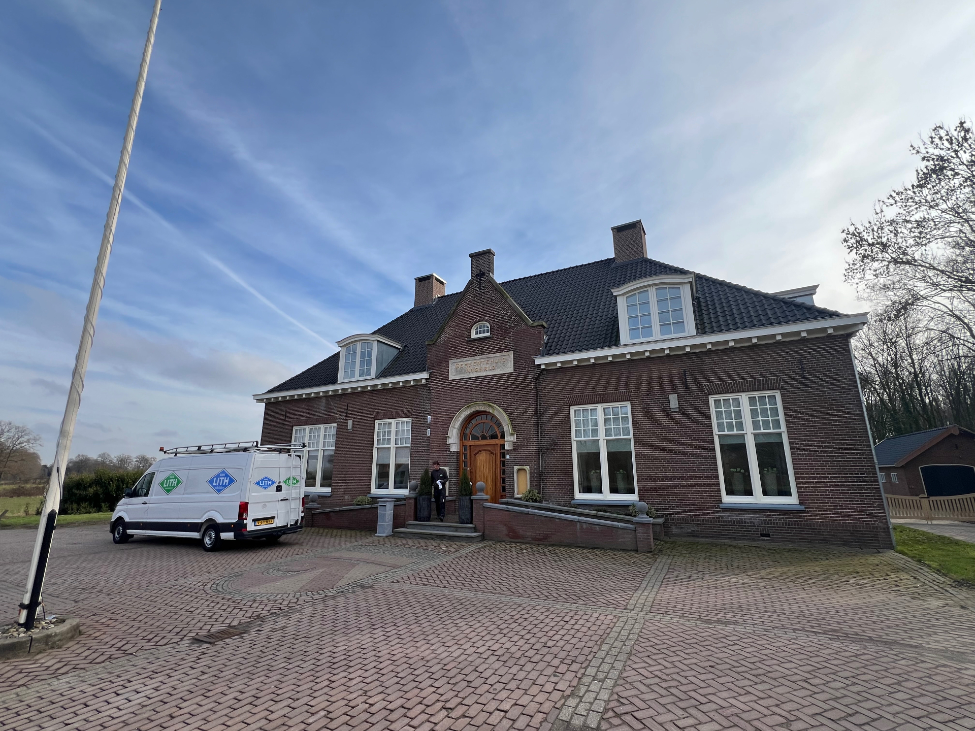 Voormalig gemeentehuis — Angerlo
